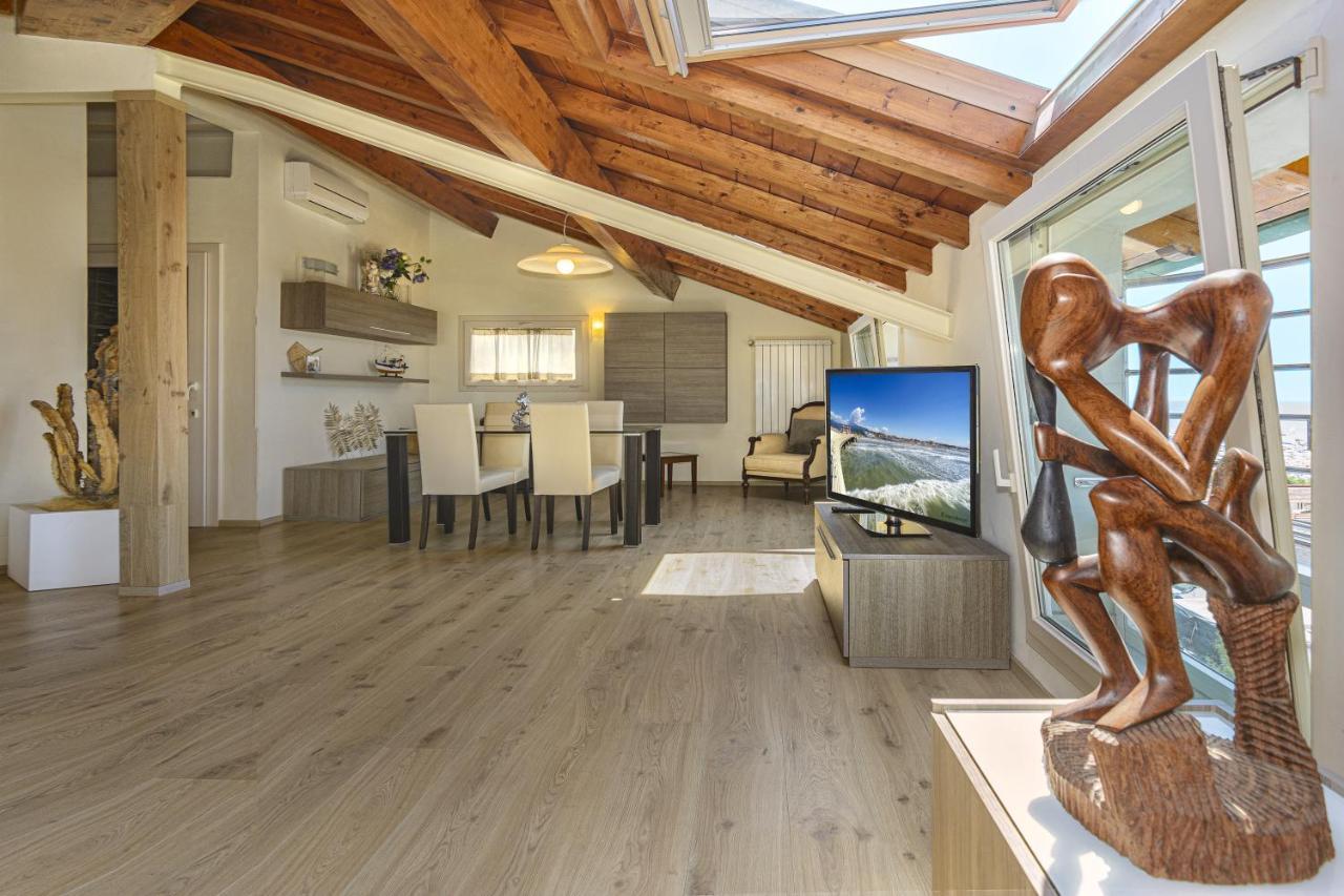 Attico Panoramico Fronte Mare Villa Lido di Camaiore Kültér fotó