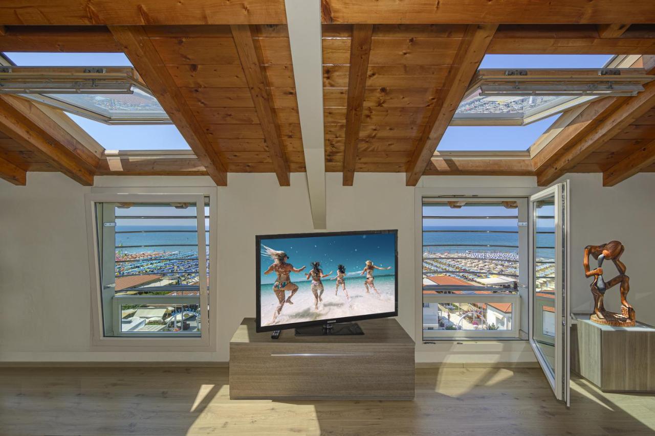 Attico Panoramico Fronte Mare Villa Lido di Camaiore Kültér fotó
